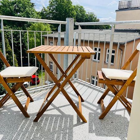 Filmap-Charmant-Modern-Zentral-Balkon-Beamer-Spieletisch Görlitz Dış mekan fotoğraf