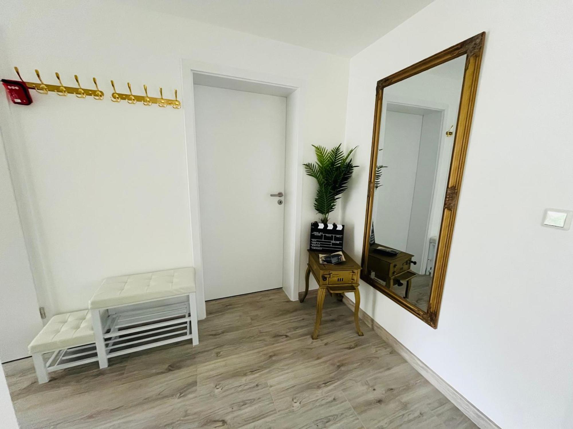 Filmap-Charmant-Modern-Zentral-Balkon-Beamer-Spieletisch Görlitz Dış mekan fotoğraf